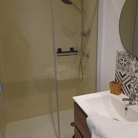La Petite Maison Dans La Prairie בית הארחה Ecommoy
