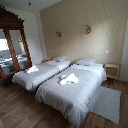 La Petite Maison Dans La Prairie * Ecommoy